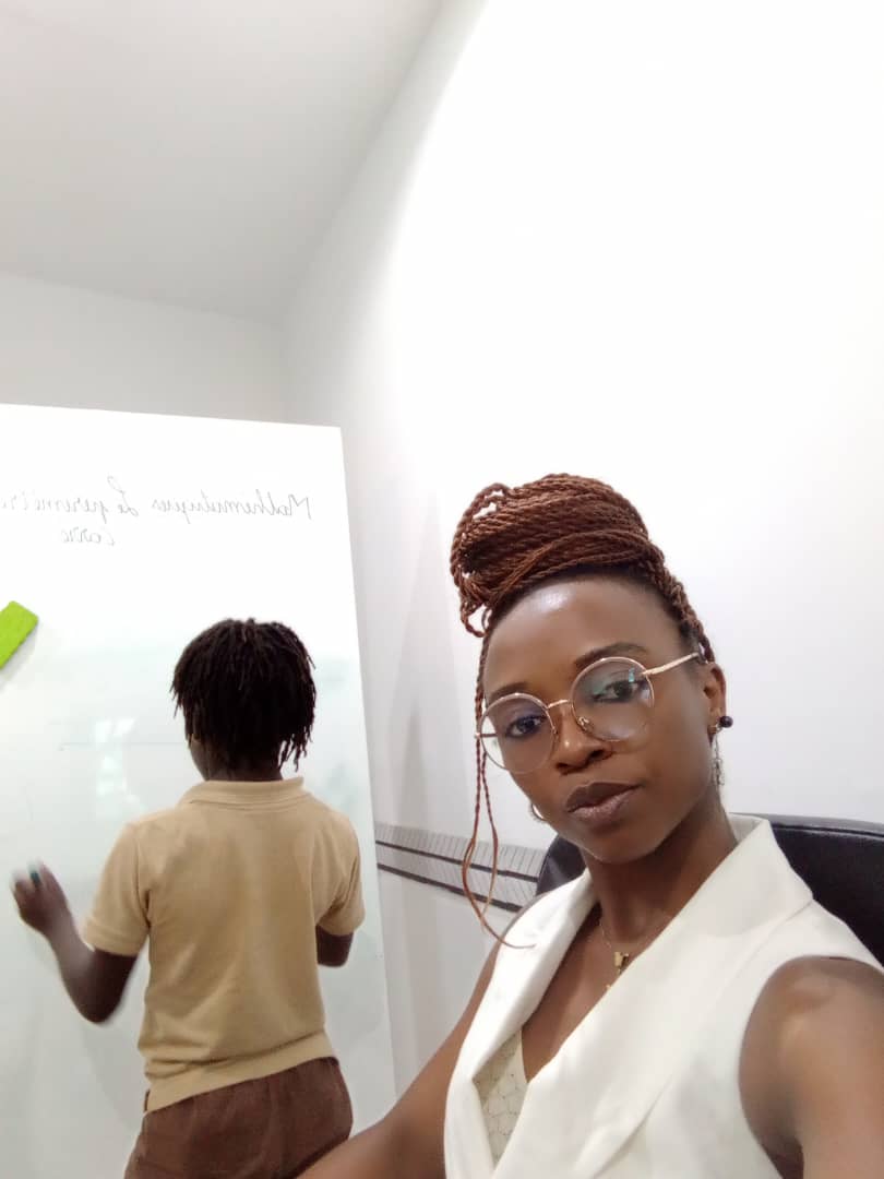 Lucress Njamen Yawe - Enseignante
